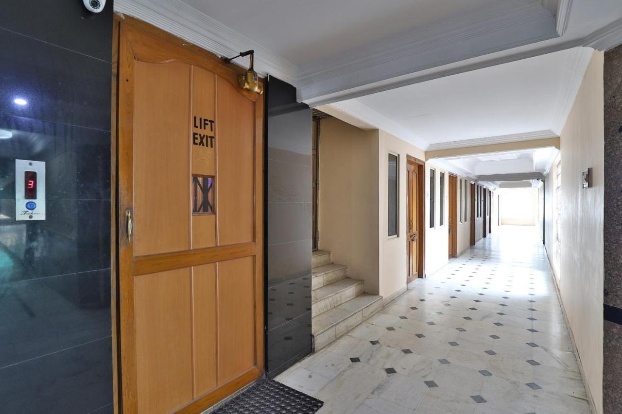 Spot On Hotel Decent Ānand エクステリア 写真