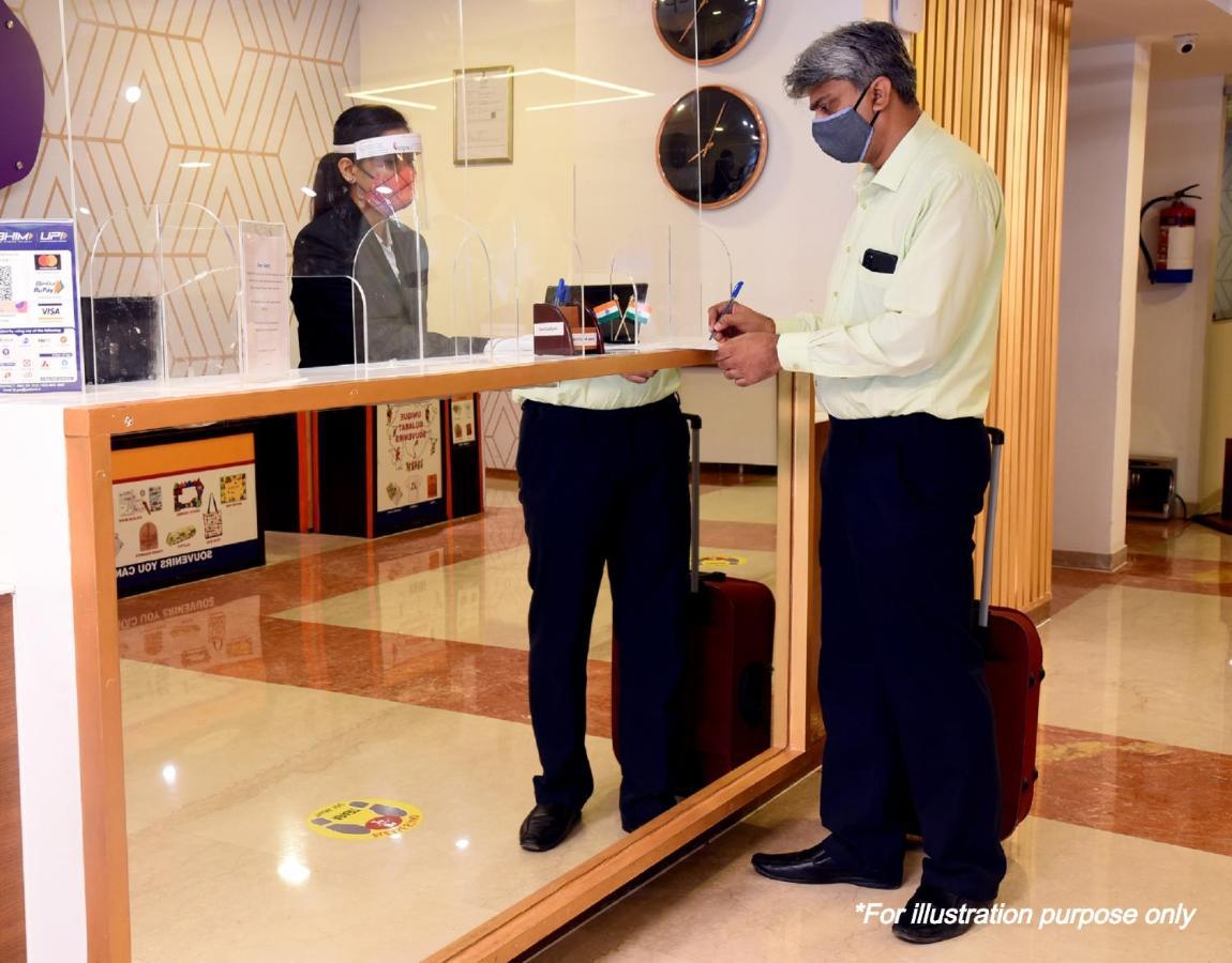 Spot On Hotel Decent Ānand エクステリア 写真