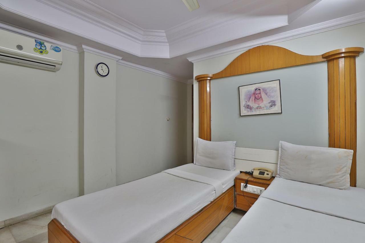Spot On Hotel Decent Ānand エクステリア 写真